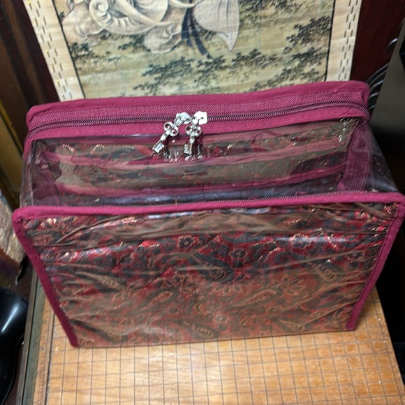 Travel Makeup Cosmetics Jewelry Bag Red Paisley Quilt Large 10”Lx8.25”Wx4”D GUC - Picture 4 of 17